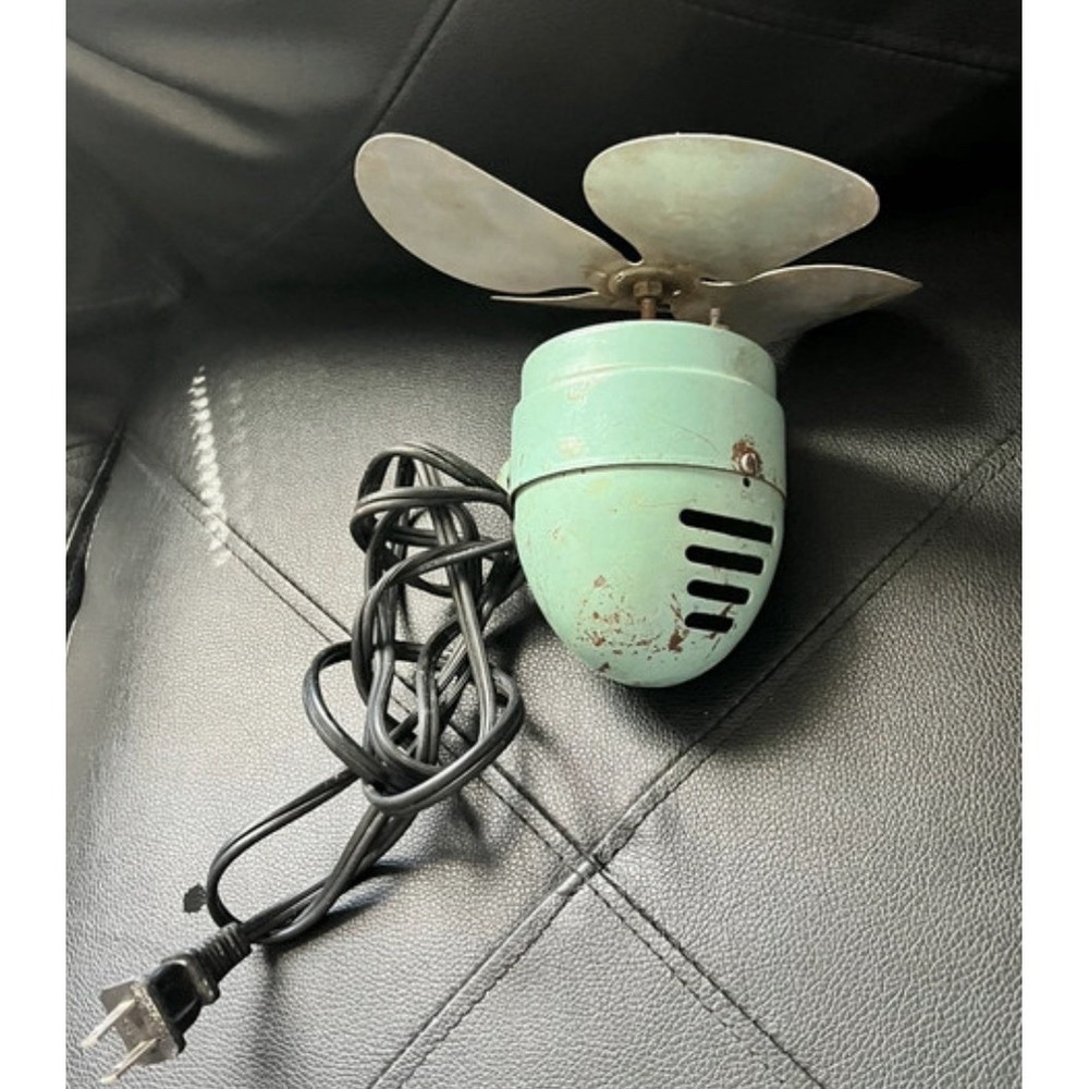 Vintage Eskimo 1950s Desk 9" Electric Fan  Turquoise 30 Watt Model 081002 TESTED